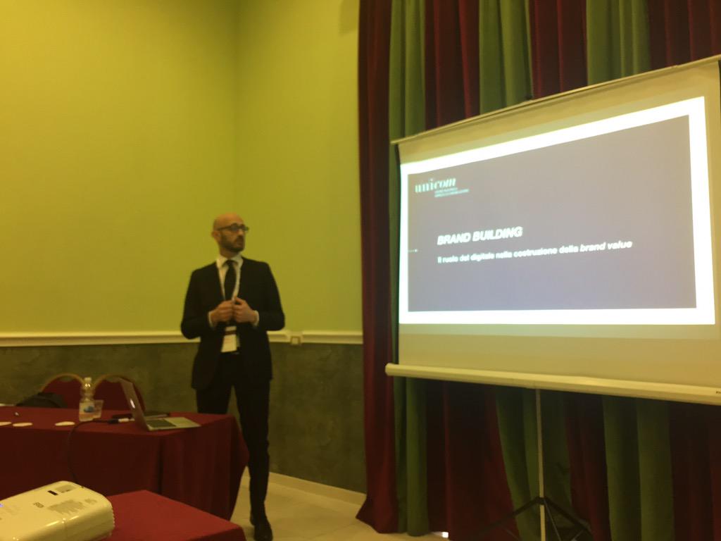 bovoli's tweet photo. @GlobalSummitB2B @UNICOM_ITALIA cornetto @michelcroissant @temboit connected commerce verso un approccio strategico. http://t.co/4sClOD6FxW
