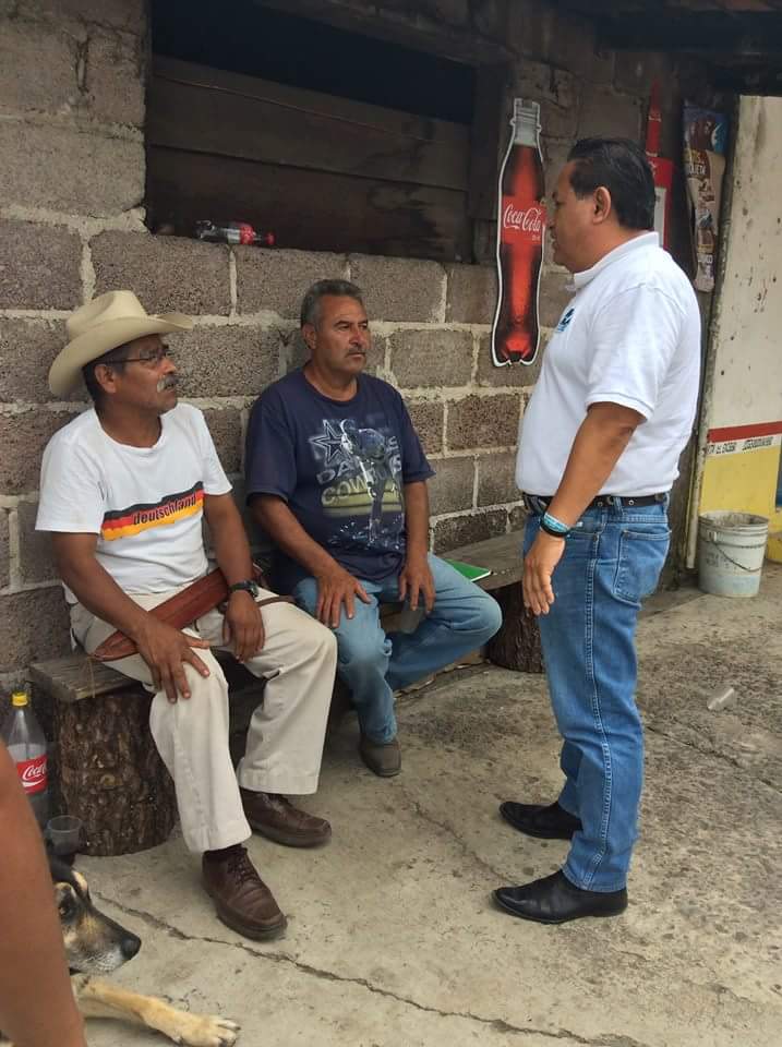 jorgesolergomez's tweet photo. En #Vaquería y #Coacoatzintla me comprometí a legislar con honestidad buscando el bienestar de nuestro #distrito9 http://t.co/TA1EDjP5ye