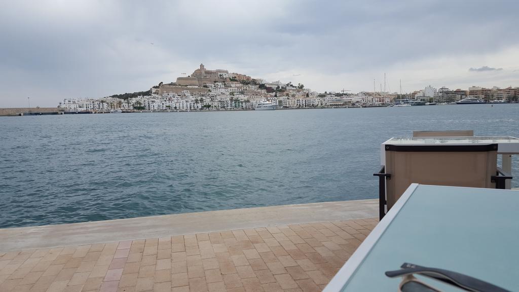 RyanMitchell012's tweet photo. Late lunch with @ChrisMainTT down the Marina #ibizatown http://t.co/fMebUVR9ZN