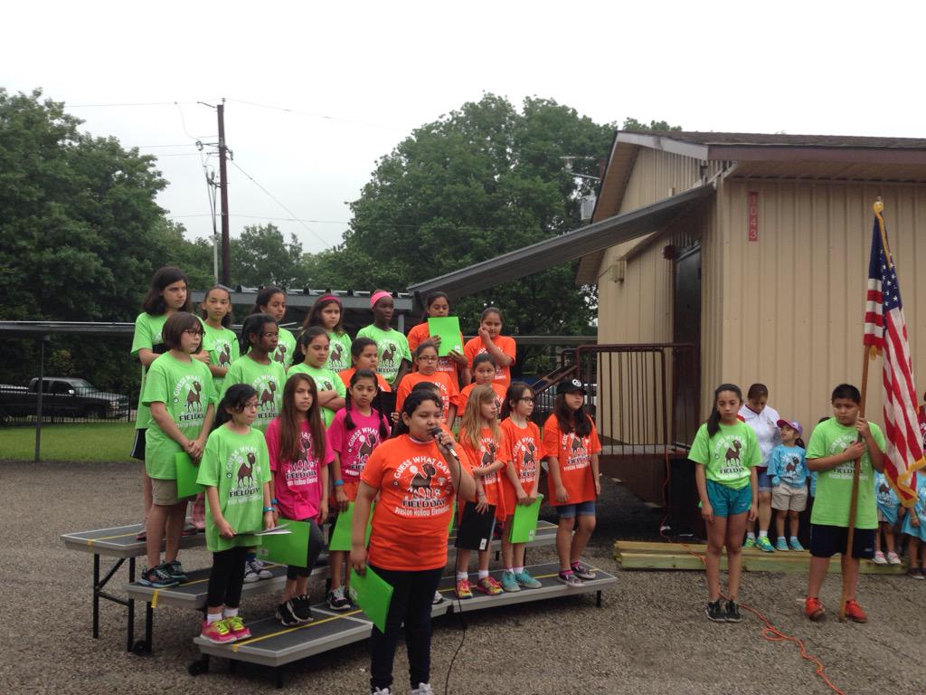 libraryPHES's tweet image. Our very special student performing at the opening ceremony#PHES Field Day#Dia de Campo@DISD_Libraries