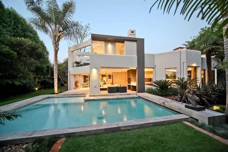 ComeReel's tweet photo. #SexyMansions http://t.co/tCb3d4Mvpn