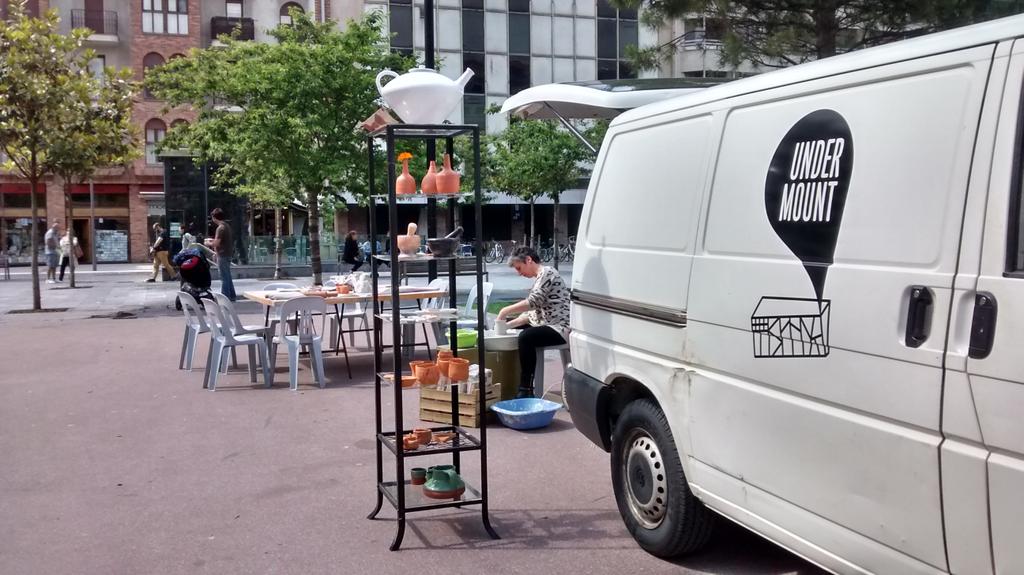 Dena prest katalunia plazan arratsaldeko saiorako #lokatza #barrobusa #olatutalka <a href="/OlatuTalka/">Olatu Talka</a>