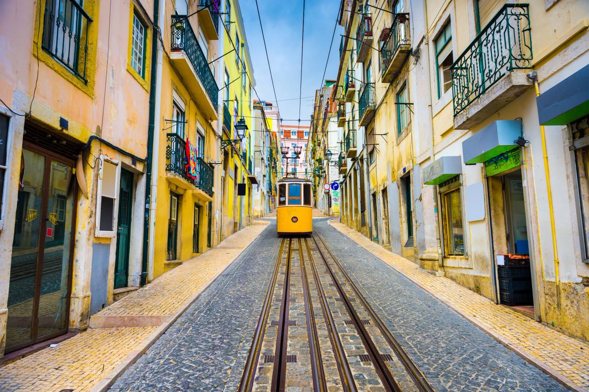 Jordan_Hostel's tweet photo. Hostels in Lisbon Portugal http://t.co/ylQ7BfSHyr

#Lisbon #Portugal #hostels #budget #travel #explore #journey #trip http://t.co/sa9mYV8ywg