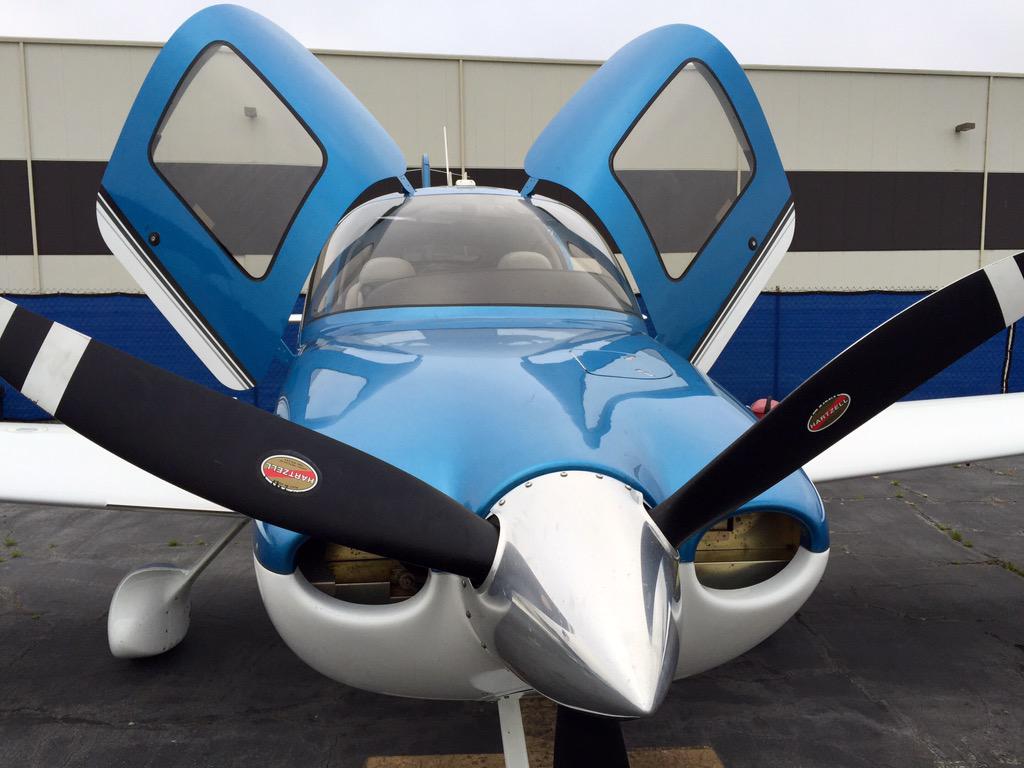 OnTheFlightLine's tweet image. Today I'm flying a plane where the doors open up! Not 'out'. No 3 comma club yet but at least the doors open up.