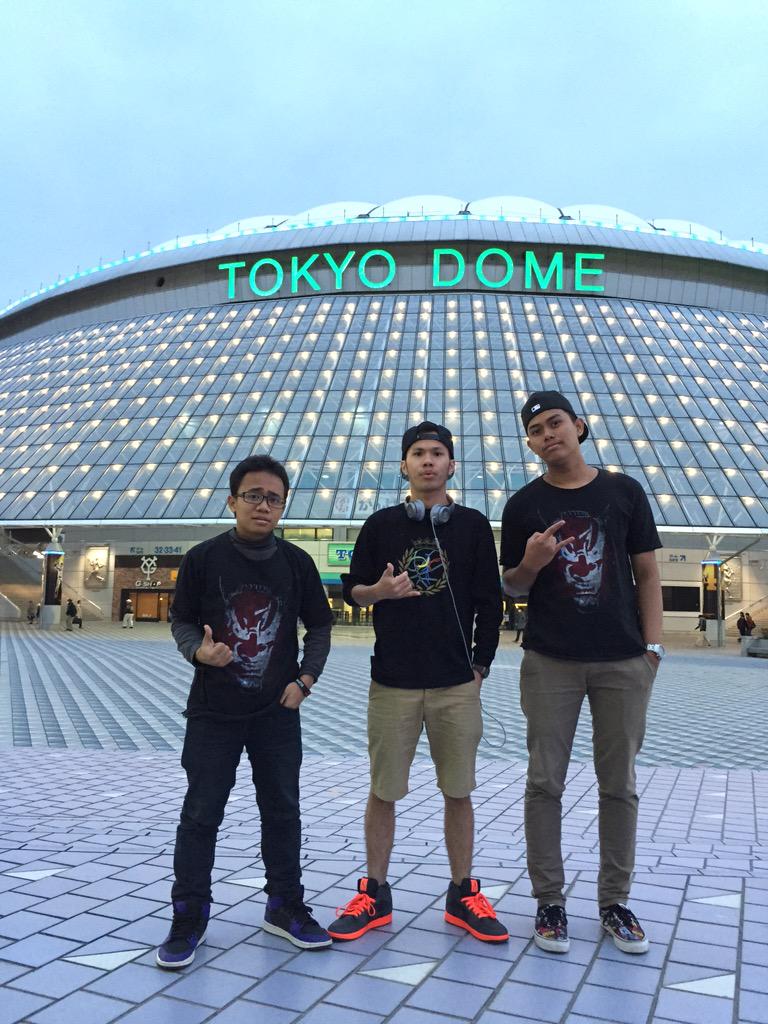 BasketSTPsahid's tweet photo. When basketball player meet bartenders!! #TokyoDome #Tokyo #JapanInternationalProgram #WeAreSahidian #STB4Life http://t.co/i45MkfMR15