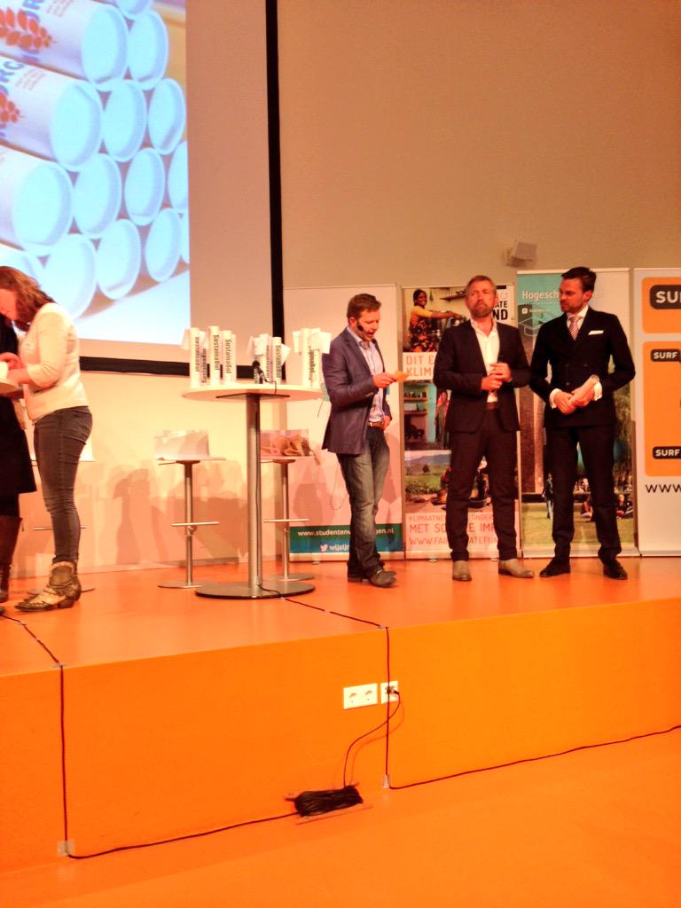 Gefeliciteerd <a href="/arievanscheepen/">Arie van Scheepen</a> met ontvangst namens <a href="/HU_Utrecht/">Hogeschool Utrecht (inactief)</a>! Duurzaamste Hogeschool van NL #SustainaBul #ranking