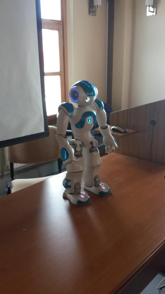 buketiminimin's tweet photo. Today, Rob welcomed us before we had presented Hayef Elt'16. Rob really liked the ideas. 😊 http://t.co/1Ux2VDwIgz
