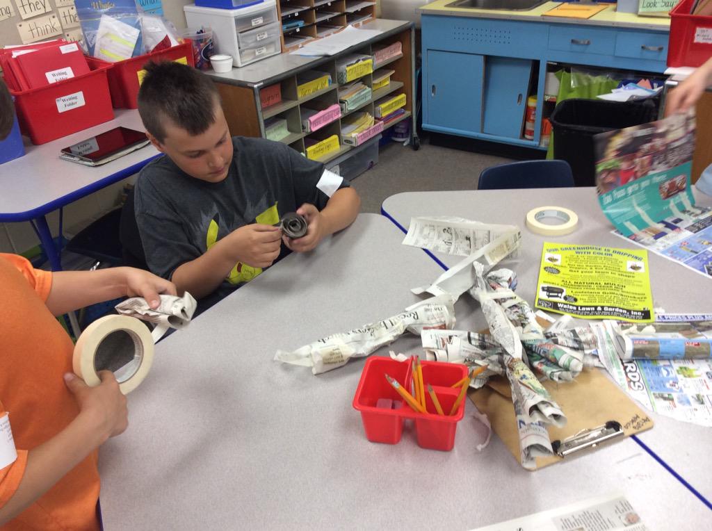 FLIGHTSDW's tweet photo. Paper tower designs. How many books will it hold? #hawstem #sciengday15 @KristaKrauter @MrJTaege @JonathanJLees http://t.co/XQOgxD8hnx