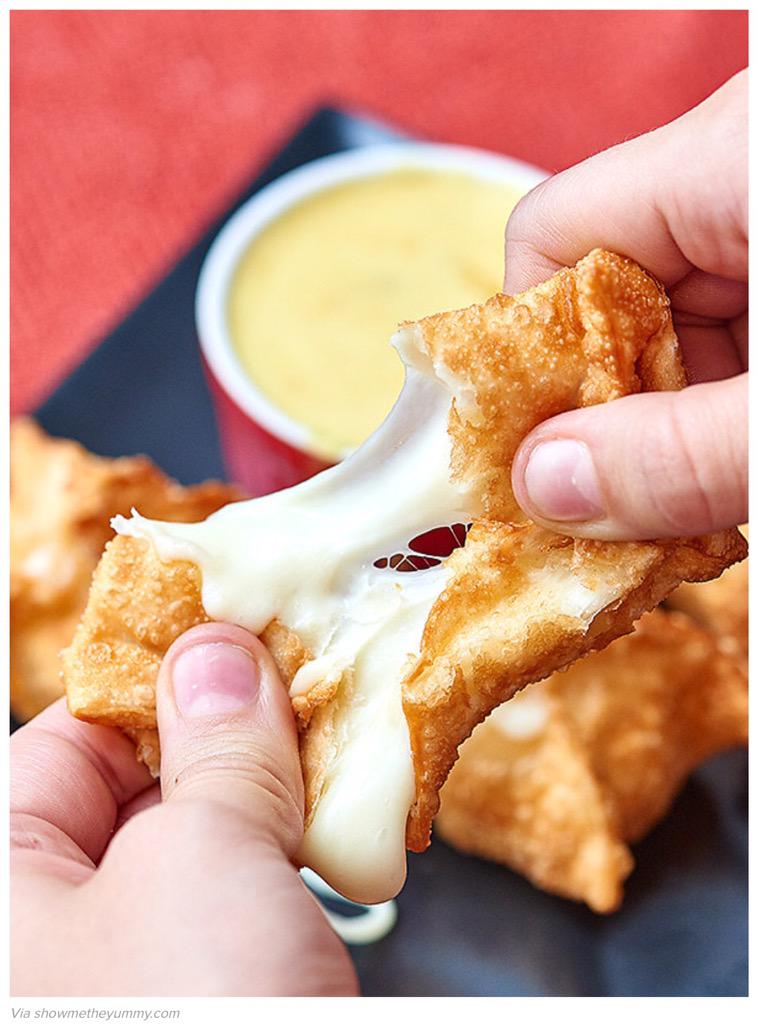NerdsAndWhey's tweet photo. Mmm, #Cheesy #Wontons w/#HoneyMustard #Sauce... 
http://t.co/Yl9zBZbK82
#MontereyJack #cheese 
#AllCheeseAllTheTime http://t.co/ofgdCXKYdM