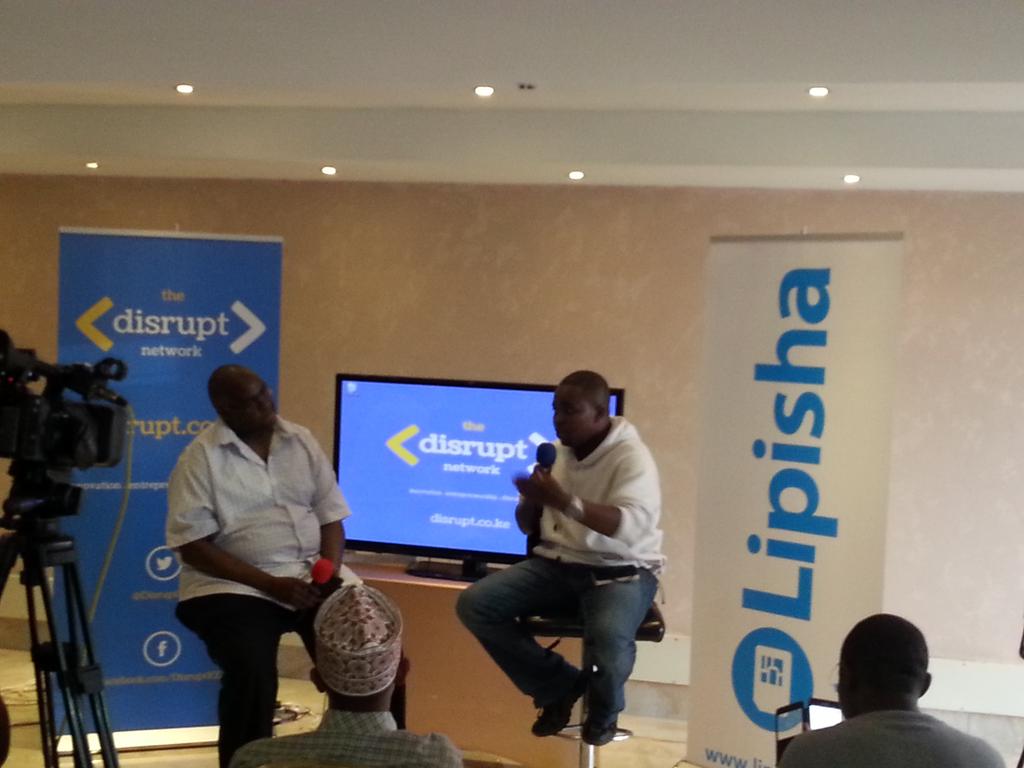 mbuguanjihia's tweet photo. .@DisruptKE with @martqasomo of @lipisha #DisruptFriday ~ Machakos http://t.co/iUNAelkiZS