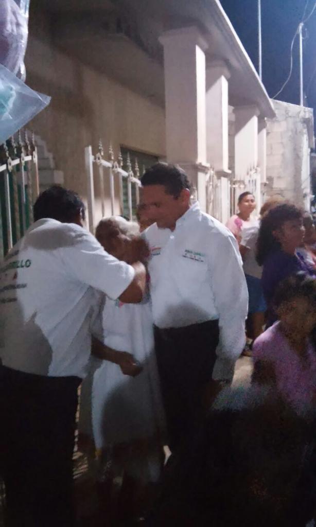 rubencarrillo_s's tweet photo. Anoche realizamos un mitin en nuestro querido Muna, junto con @FelipeCervera  @eveliodzibpza #LosMejoresCandidatos http://t.co/YeqHnXUGeU