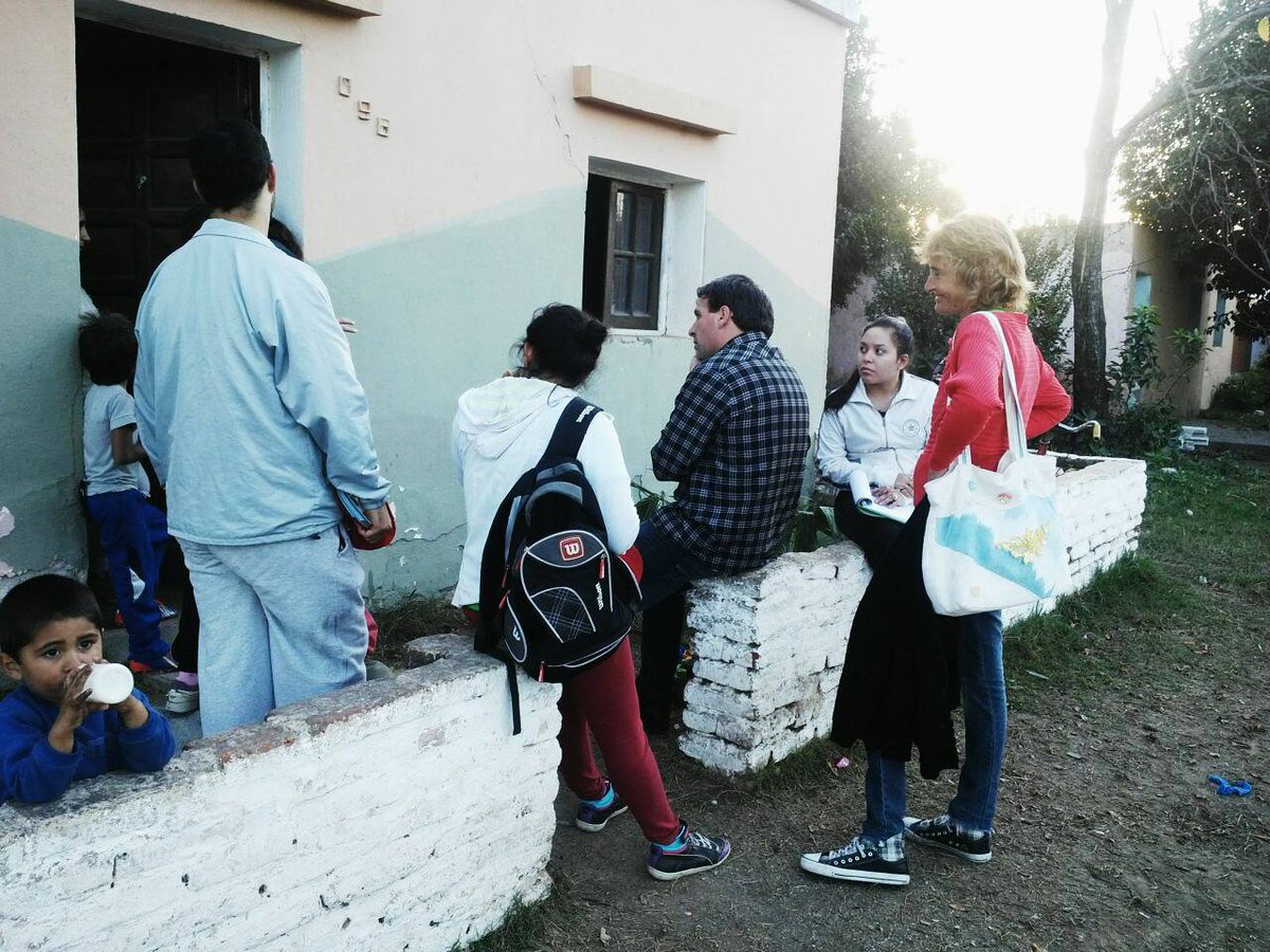 RodrigoGarciaOk's tweet photo. Gracias a todos los vecinos que nos reciben, escuchando nuestras propuestas, demostrando que otra forma es posible. http://t.co/Jhy7V3UCro