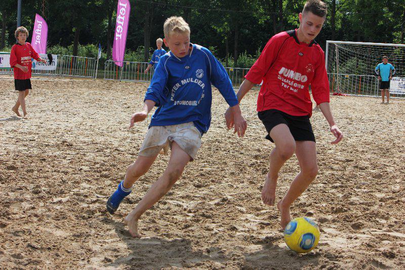 BSDrenthe's tweet photo. LET OP! Het C - junioren toernooi is BIJNA vol! Schrijf je nog snel in voor de voorrondes van het NK Beach Soccer! http://t.co/QKs4m9HgAB