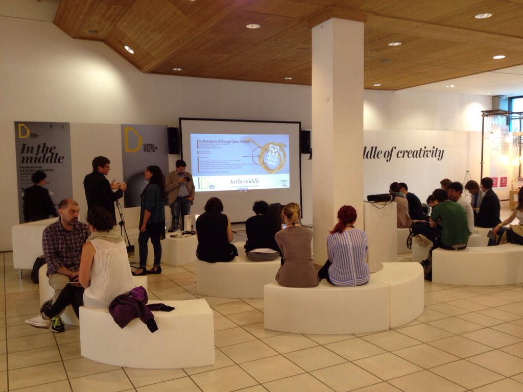 Digital_Habits's tweet photo. Siamo pronti qui a @MUSE_Fablab @MUSE_Trento...Vi racconteremo la nostra esperienza sulla progettazione #opendesign.. http://t.co/O2NJmEN09Q