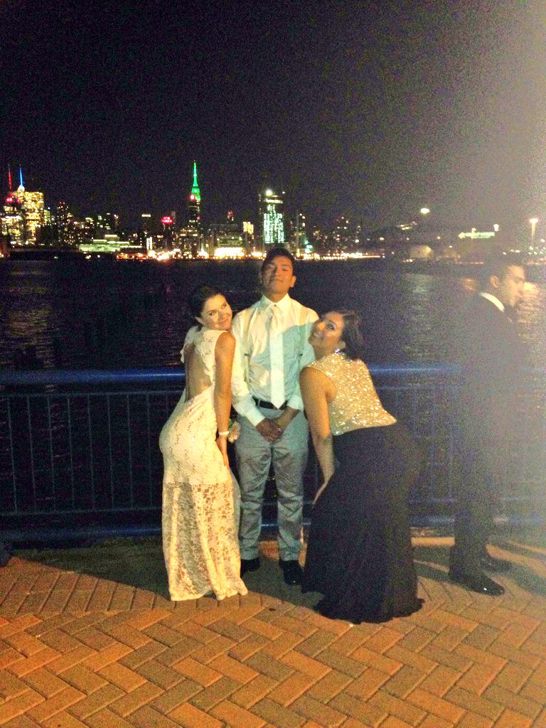 _stan96's tweet photo. My prom date looked so beautiful manπ»π
#KHSPROM2015 http://t.co/9dDQsYMQt8