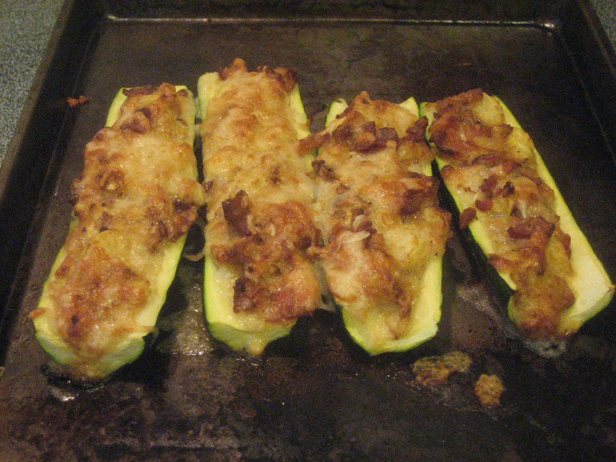 TriangleFoodWeb's tweet photo. Stuffed zucchini with oh-so-good fresh zucchini from @CastlemaineFarm #localfood http://t.co/2P6y8TPA1t