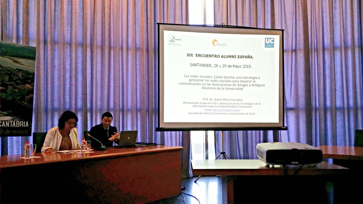El Profesor Daniel Pérez González de Univ. de Cantabria <a href="/unican/">Universidad de Cantabria</a>, presenta informe sobre Redes Sociales #XIXEncuentro