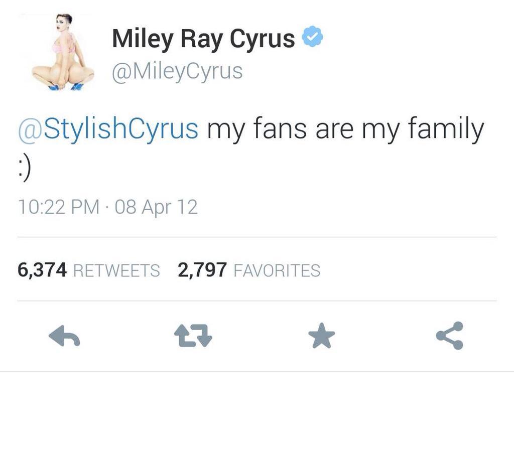 MileySmilerTeam's tweet photo. I miss this http://t.co/UCIJy42foG