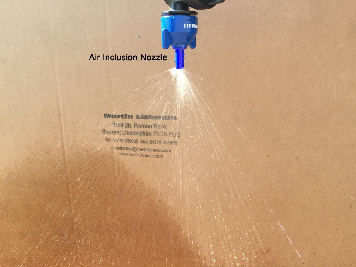 Martin_Lishman's tweet photo. Only 30 ideal spraying days a year, Air Inclusion Nozzles lets you spray in more windy conditions! #MLtipoftheweek http://t.co/5gyBdBV2VB