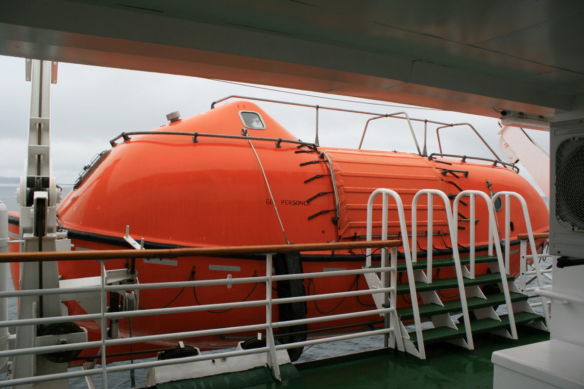 FrostArctic's tweet photo. Would you want to ride out a Barents Sea storm in these? Overnight crossing, pics and video at http://t.co/4gXyLiF1HZ http://t.co/yZvQ5hL5g0