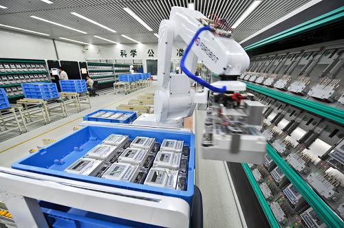 cspenn's tweet photo. #the5: Chinese manufacturing city starts work on first zero-labor factory: http://t.co/LRX1V840KK http://t.co/DIt098oSDl