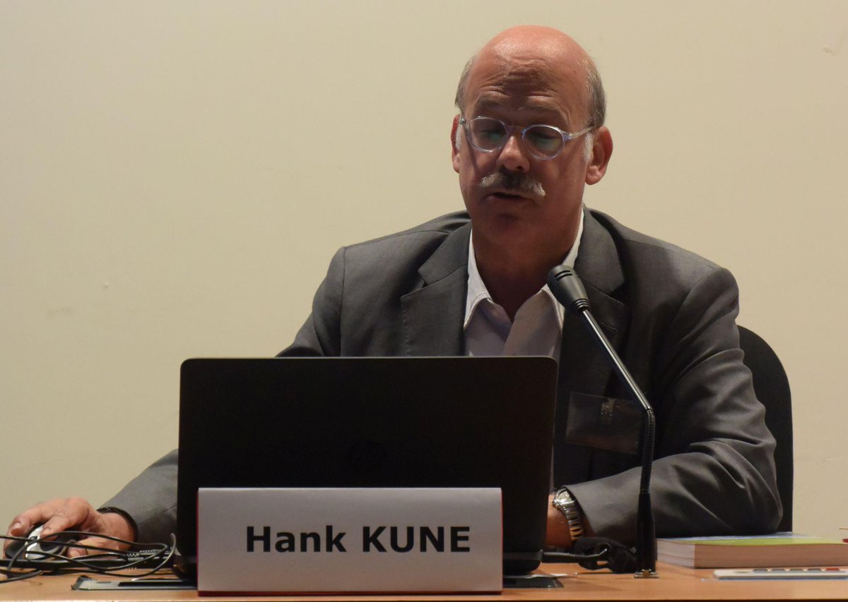 EuropChairOnIC's tweet photo. “Designing the future of innovation ecosystems”,  Hank Kune @hekeducore , Educore, at #IC11 http://t.co/rijfUp8LHC