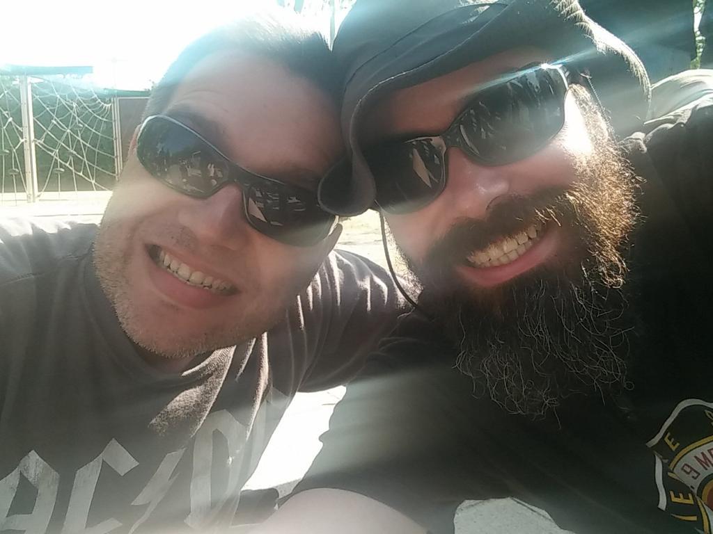 elmanus's tweet photo. Waiting for #ACDCBARCELONA http://t.co/IEftNzOV6L