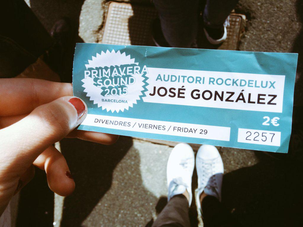 martammod's tweet photo. Sigo pensando que es un timo pagar suplemento por algunos conciertos.Pero al menos es José Gonzalez. #primaverasound http://t.co/RcJOQDaoQm