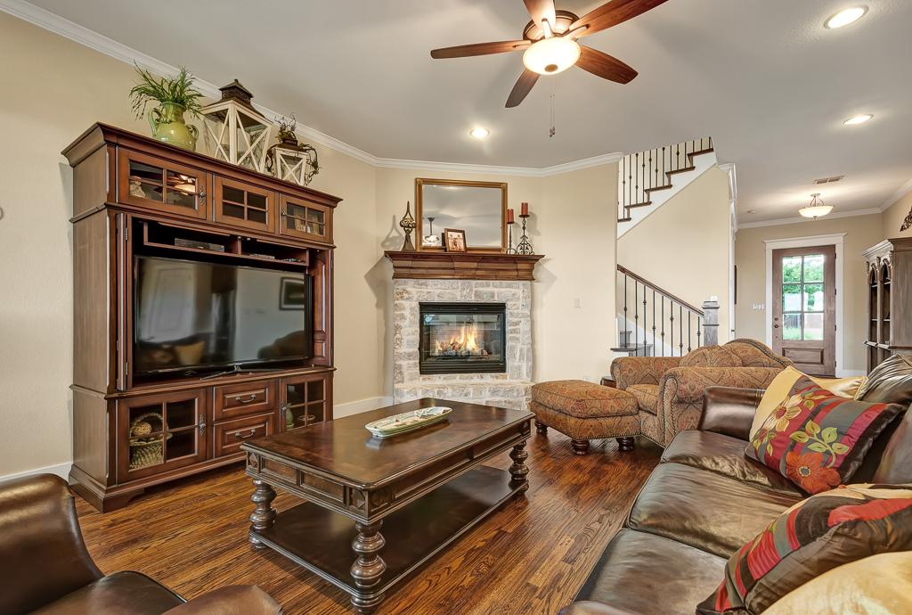 CribShots's tweet photo. Shot Argyle home with beautiful hand scraped hardwoods, going active today http://t.co/KzY4hVr50P #dfw #realestate http://t.co/HMBu7Mds9w
