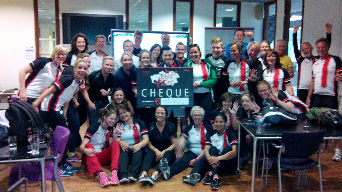 AvansHogeschool's tweet photo. Deelnemers Tour d'Avans halen 10.000 euro op. #Avans
Onze complimenten, super gedaan! Gefeliciteerd! #Tourdavans http://t.co/pYa8dtFsqk