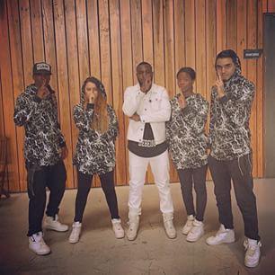 Sarawii94's tweet image. Il son troop thug @MelilokTNcreWA @tonydiez95 @LilnoWa @abou2being @AnisBelhadj75 #Tncrew #2being #watib 👊🏼💪🏼👐🏼