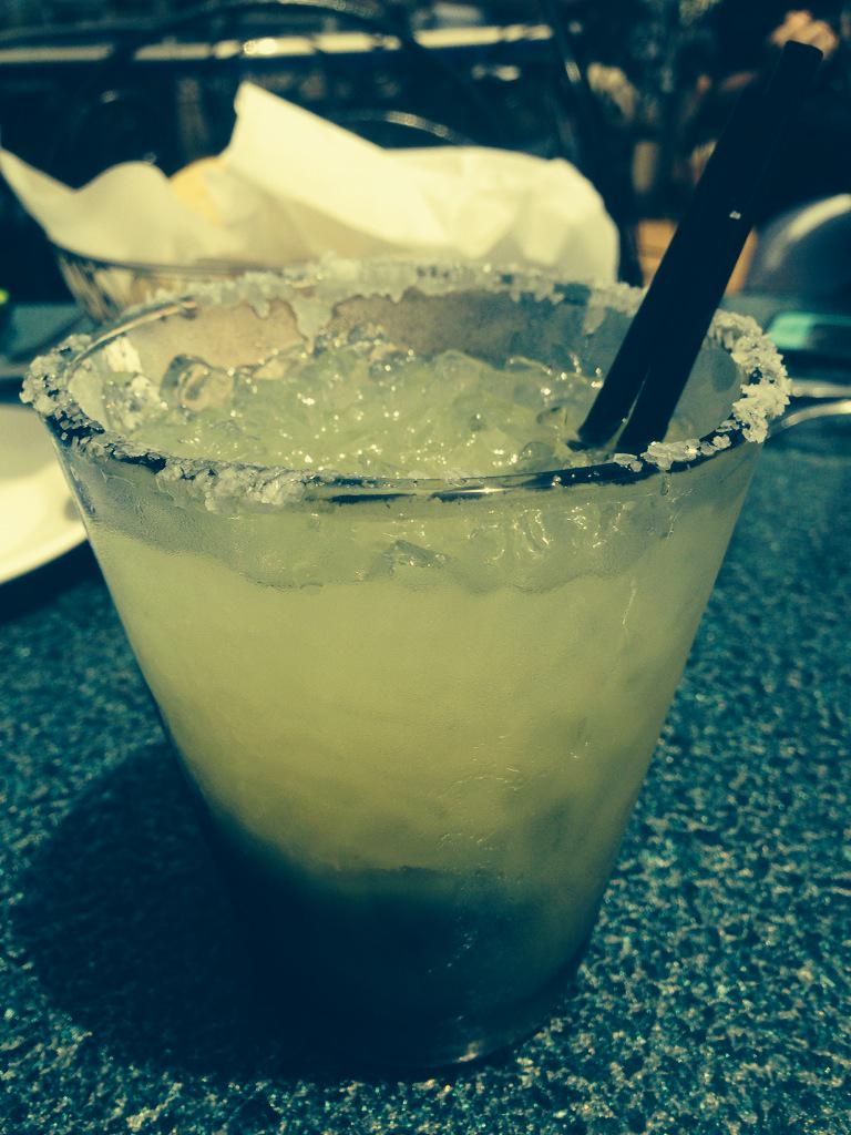 LittleBirdsBlog's tweet image. Who wants a sip of George Clooney? @Casamigos