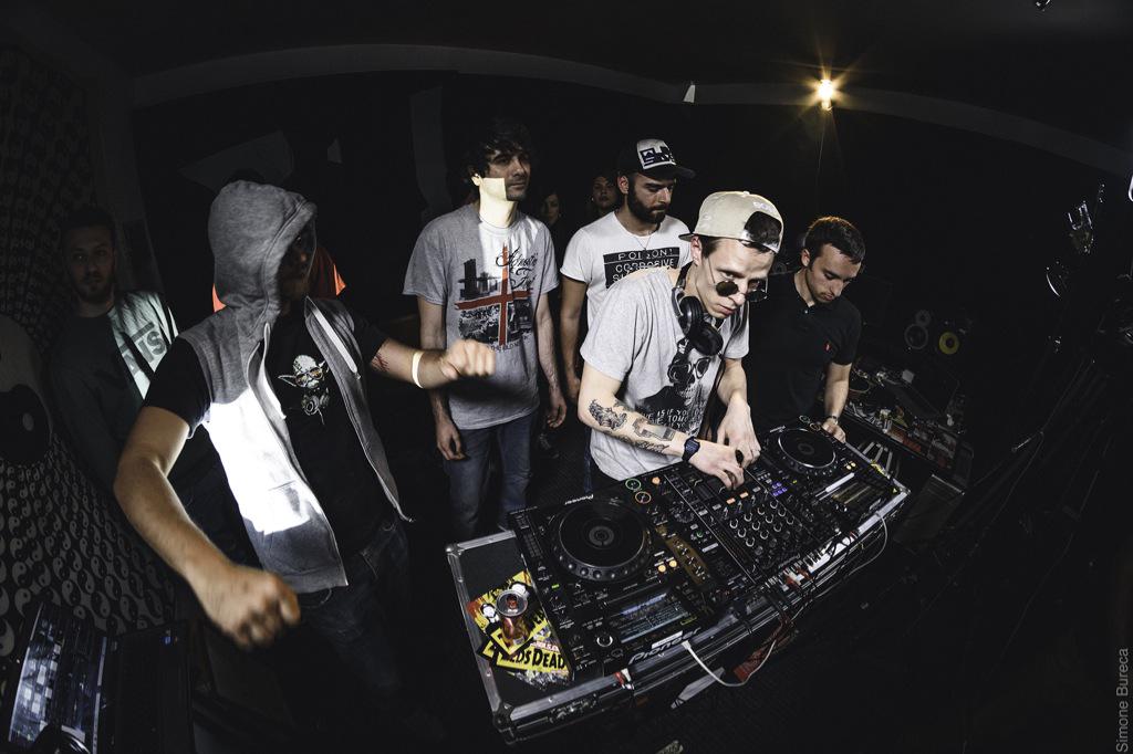 bossdoms's tweet image. #BoilerRoom at #Beatmaster #studio w/ my homies! Full video OUT SOON!