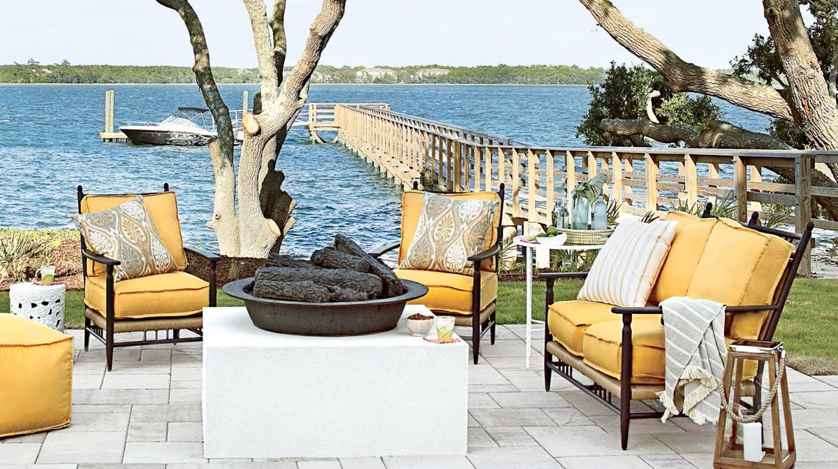 Step up ur patio w decorating &amp; gardening tips from <a href="/Southern_Living/">Southern Living</a> &amp; <a href="/grumpy_gardener/">The Grumpy Gardener</a> #DIY s.net2.tv/s/2fWh3q