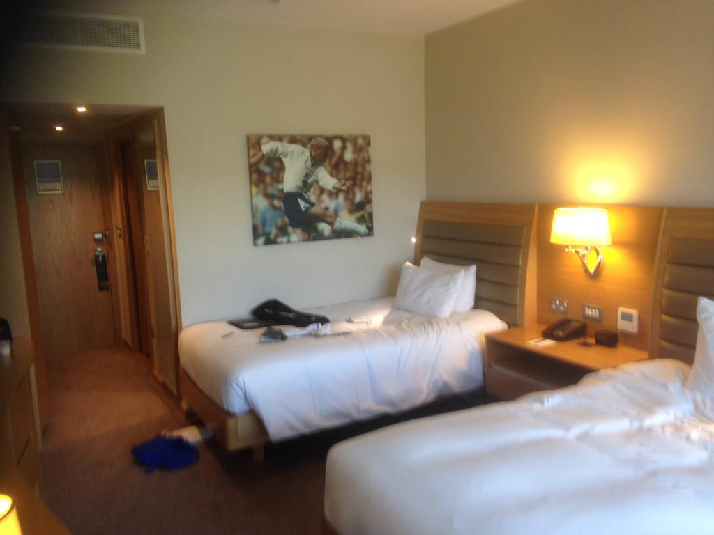 jasonjarrett01's tweet photo. My room for the next 3 days at St George's Park- no idea why I've 2 beds. Working hard #tutorcourse http://t.co/jcR1vOLuBu
