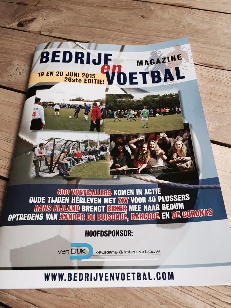 JanKuiper2's tweet photo. Weer een prachtig magazine over het bedrijvenvoetbaltoernooi in Bedum. Voor Bedum en door Bedum. Pluim voor @SBBEDUM http://t.co/Usi7ocYtn3