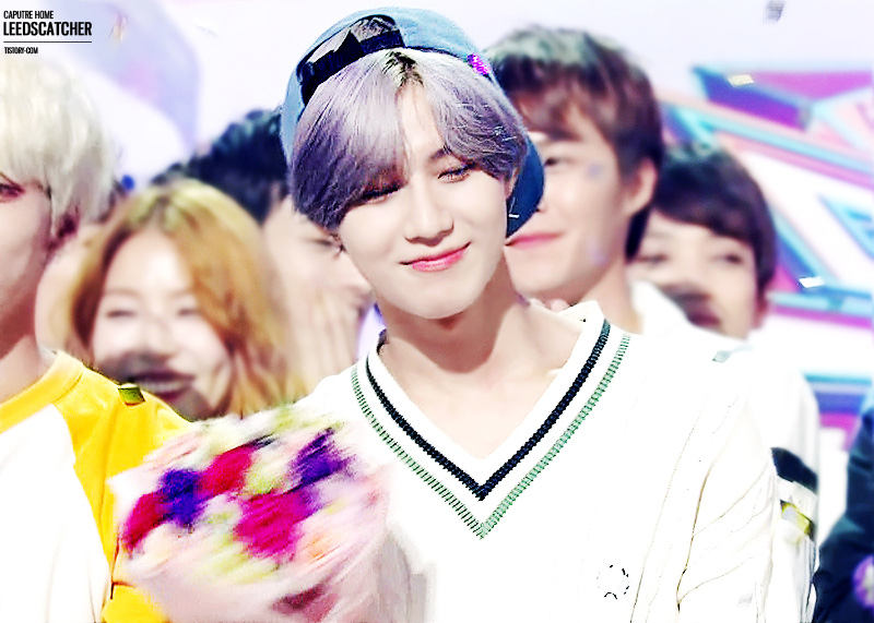 leedscatcher525's tweet photo. 150529 뮤직뱅크 샤이니 뷰 1위 캡쳐
Music Bank SHINee View 3rd Win
꽃보다 아름다운 태민이 1위의 순간
#SHINeeView3rdWin http://t.co/ois8rzaMc2