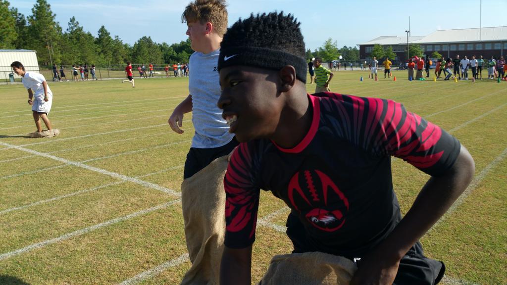LongleafMiddle's tweet image. Field day fun! 
#richlandtwo #lmsleap
