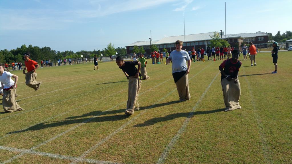 LongleafMiddle's tweet image. Field day fun! 
#richlandtwo #lmsleap