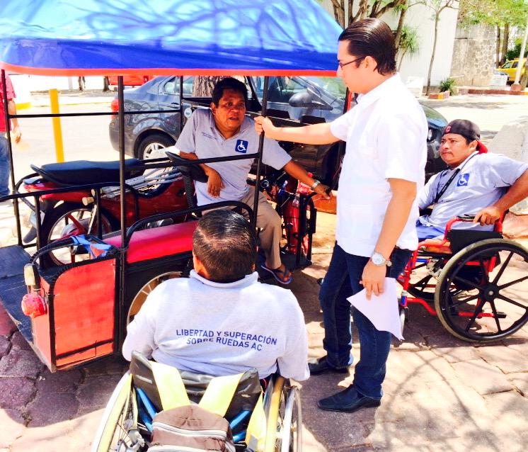 7RegiduriaBJ's tweet photo. Trabajando en conjunto para un mejor proyecto de vida e igualdad en oportunidades para las personas con discapacidad. http://t.co/wmKJ1ddEhx