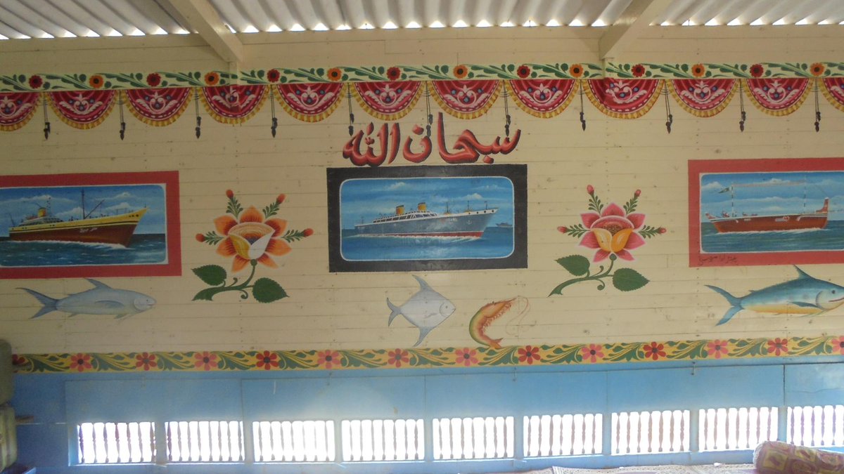 Razarumi's tweet photo. #folk #Art -->A #painted #guesthouse in a village near #Garho town of #district #Thatta #Pakistan http://t.co/cM0kDfX882 v @ramkirshan