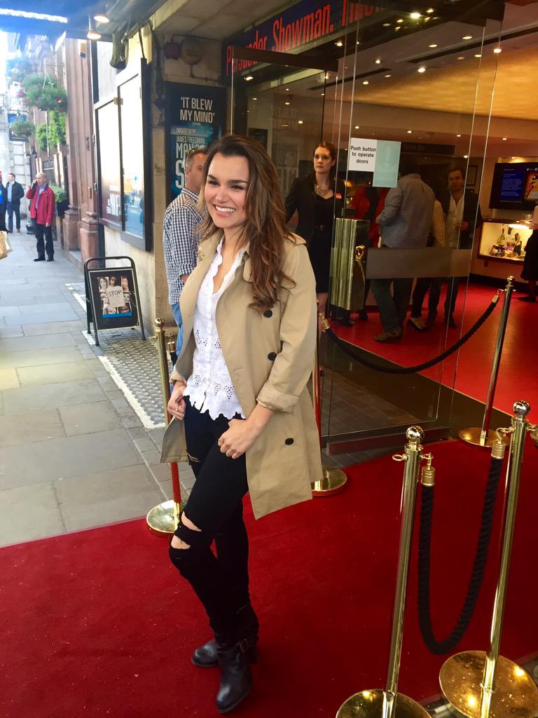 She won't be 'on her own' in fear of her wallet tonight!! <a href="/SamanthaBarks/">Samantha Barks</a>