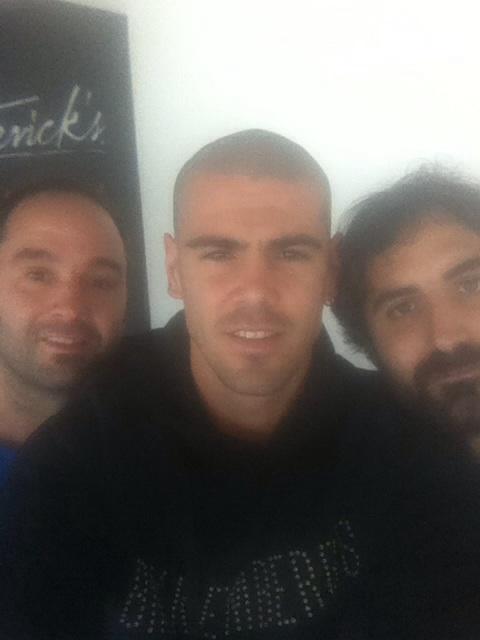 PelDolar's tweet photo. El equipo presentará en breve a su nueva incorporación para la liga. Has hecho bien @1victorvaldes en venir a Cabra!! http://t.co/ZNtTHM7Hhv
