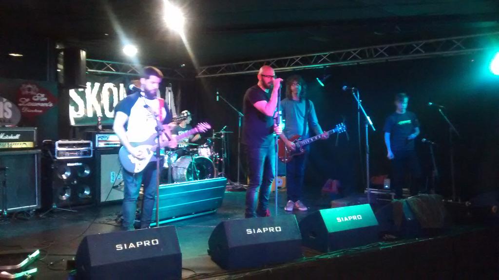 Yá ta <a href="/skontrapunkfolk/">Skontra</a> caleciendo l'ambiente na sala, a les 22:00 abrense les puertes del infiernu! Sua!