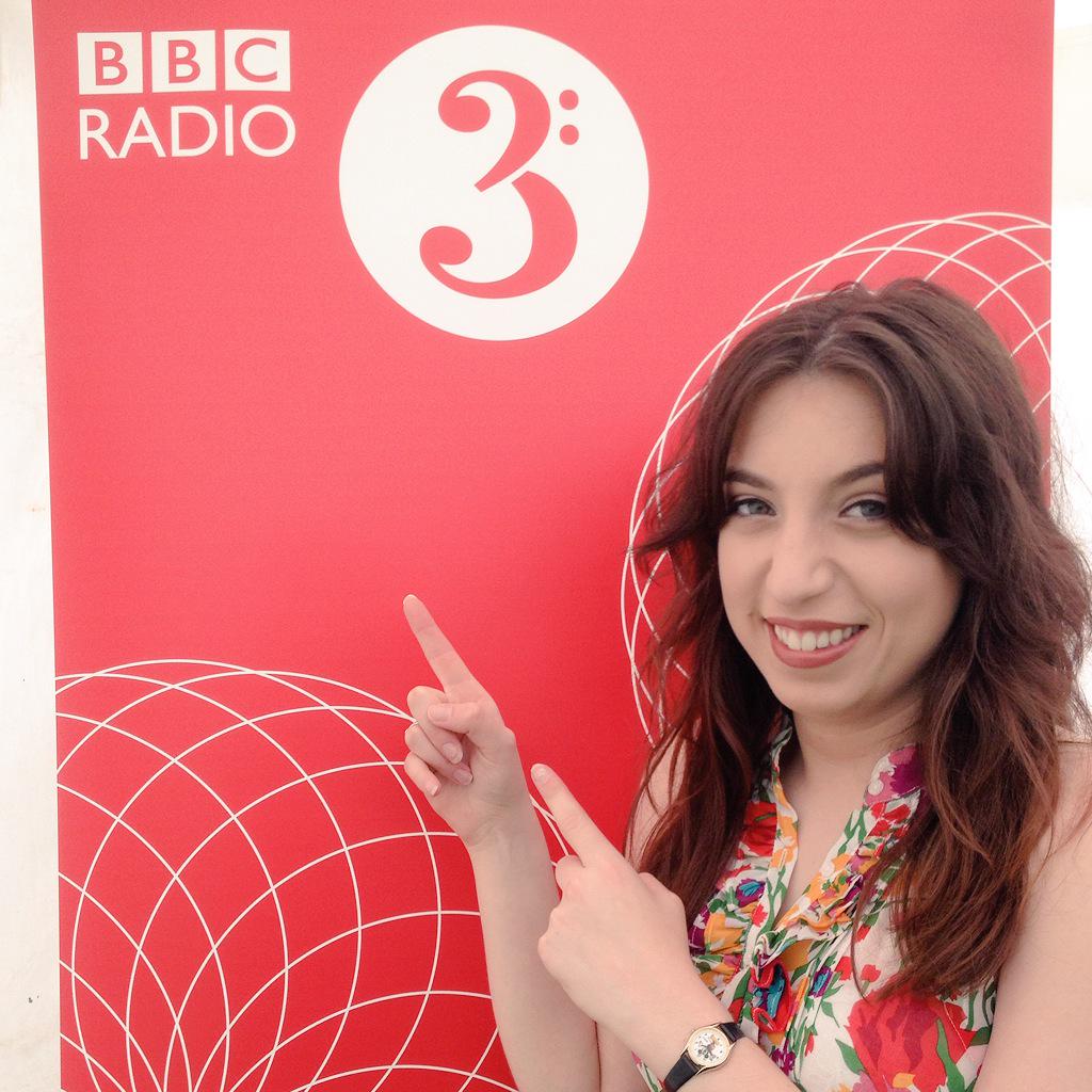 sashamcveigh's tweet photo. Listen to @R3TheVerb for my performance & chat along w/ @stephenfry @IrvineWelsh + #DaisyHay 😍 http://t.co/b8I4WdFPsh http://t.co/QjqUxcPeWl