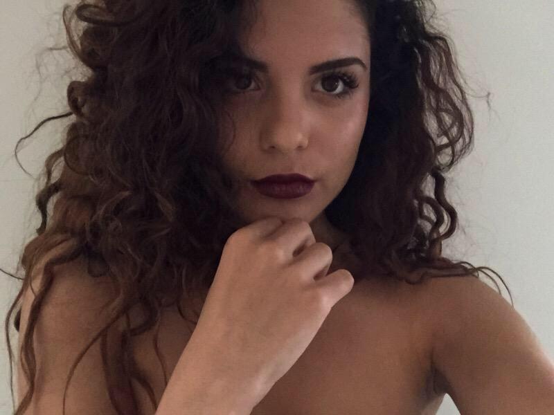 BaddiesBoss's tweet photo. What a beautiful human being http://t.co/tZjMCZkUKU