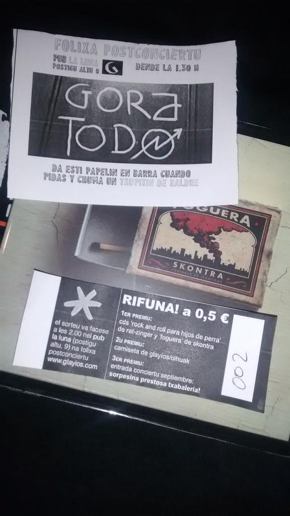 N'acabando'l conciertu, toes a La Luna!
Txupitín de baldre pa tou conciertiegu y a les 2:00 sortéu la rifuna!

Fueu!