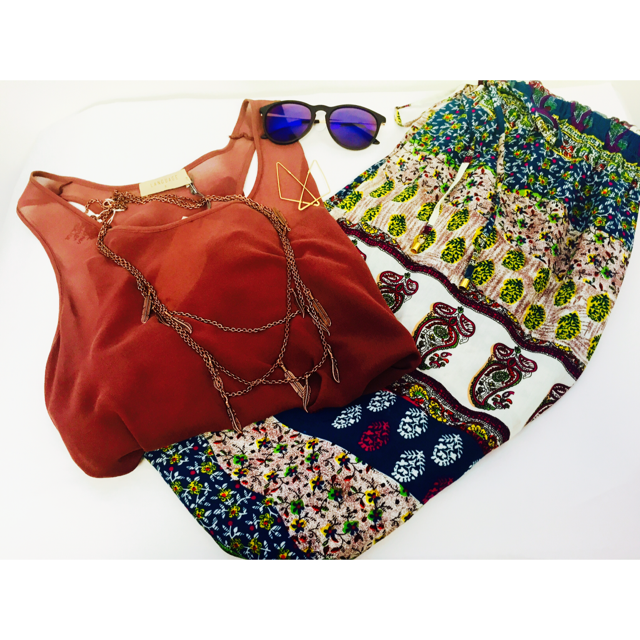 LoreleiBoutique's tweet image. These @EnCreme patterned pants are what dreams are made of. #loreleiboutique #tempe #flowypants #sunnies #summertime