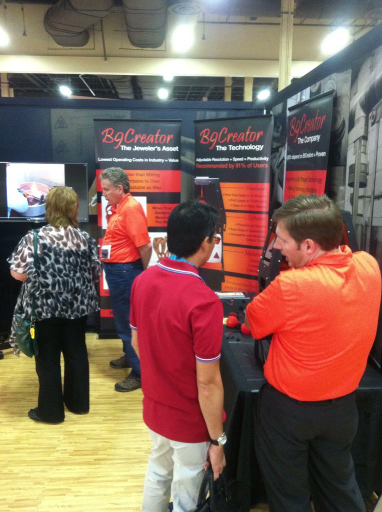 Shon_An's tweet image. Having a blast making #3Dprinting affordable @JCKEvents 2015 @MandalayBay!  #B9Creator #B9C #jewelry