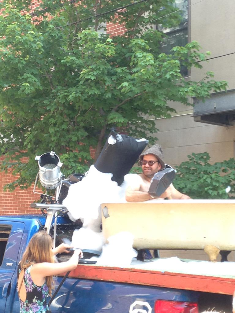 phillylovesbeer's tweet photo. Little bit of a #HOGJam, sorry! But here is a photo of William Reed in a bathtub @StandardTap #PBW2015 #HOGRelay http://t.co/uH0eArFdDi